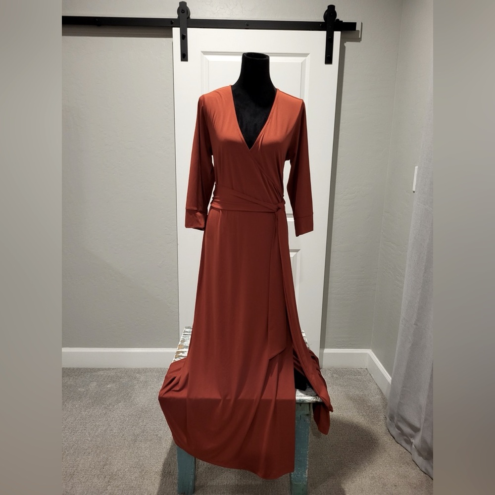 Gorgeous faux wrap maxi dress with belt.